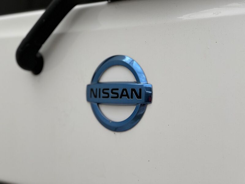 NISSAN E-NV200