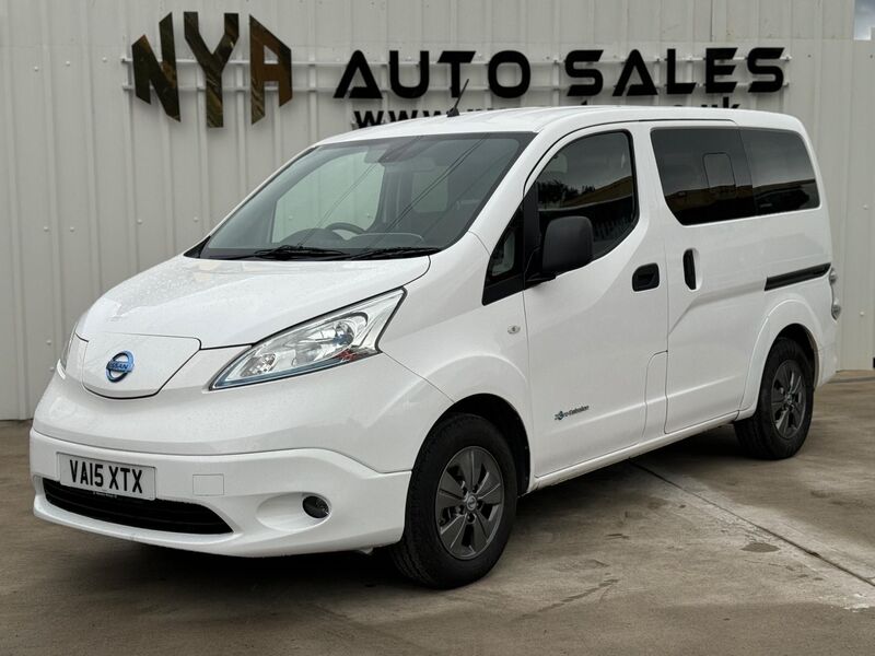 NISSAN E-NV200